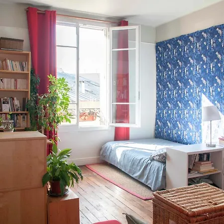 Cosy Studio In The Buttes Chaumont Paryż